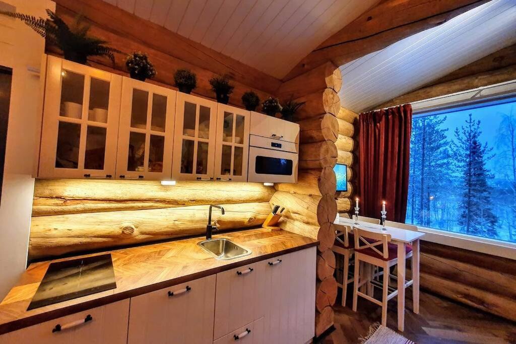 Cozy Log Cabin By Invisible Forest Lodge Рованиеми Экстерьер фото